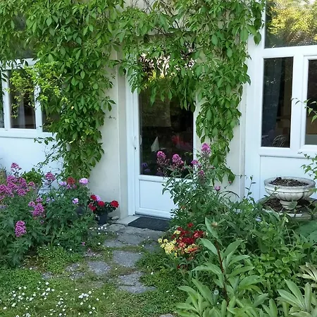 Apartament Spacieux Et Original Proche Gare Au Rdc Saumur