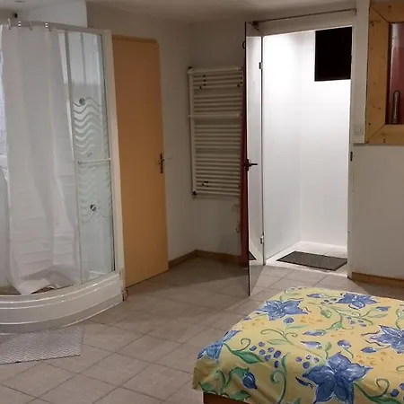 Spacieux Et Original Proche Gare Au Rdc