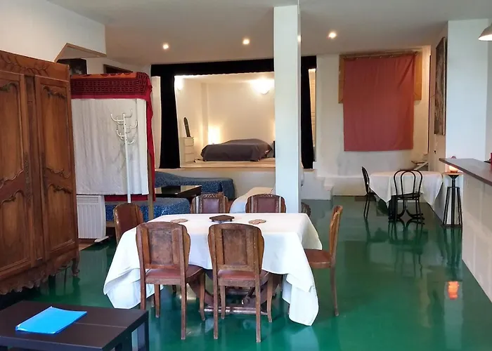 Spacieux Et Original Proche Gare Au Rdc 公寓