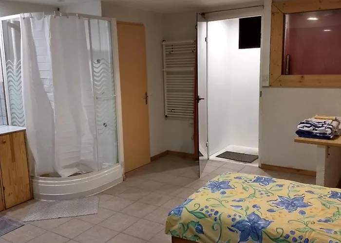 Spacieux Et Original Proche Gare Au Rdc